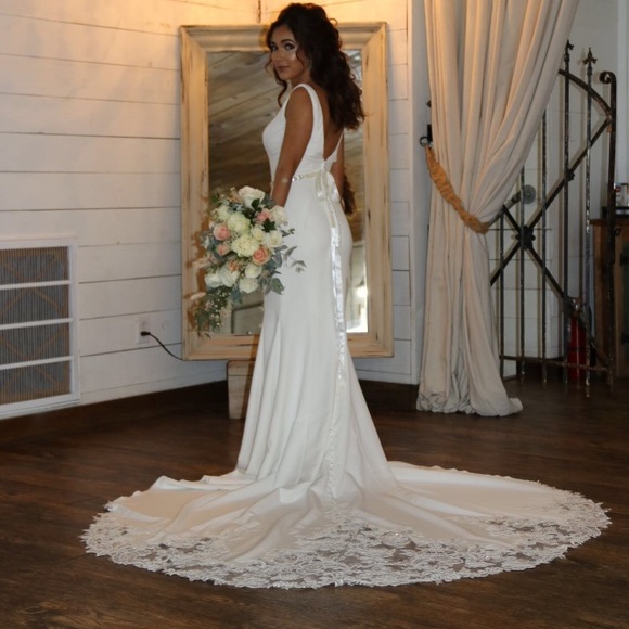 Selling my wedding dress size 0 - Picture 2 of 8